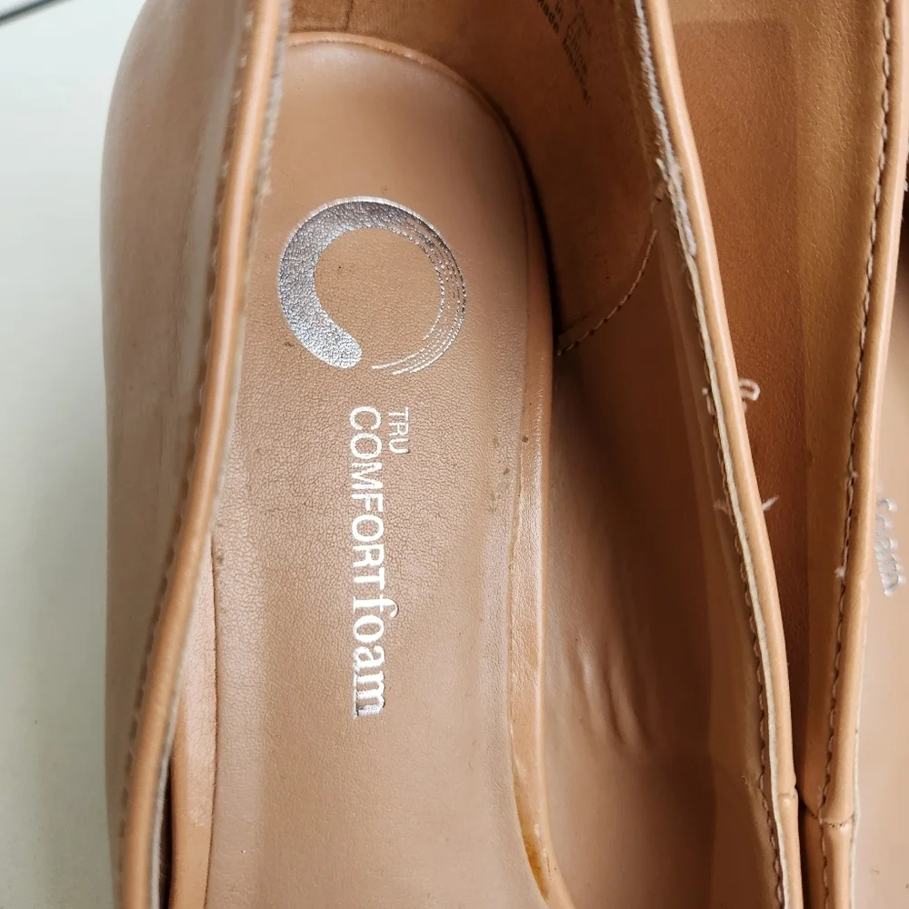 Journee Collection Women's Monalee Square Toe Mid Heel Pumps Tan 9.5